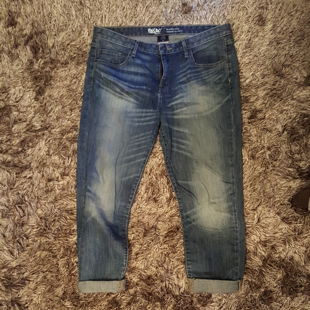 medium light wash Boyfriend jean